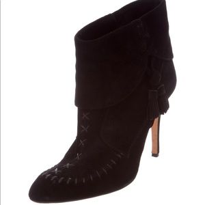 Adorable authentic Manolo Blahnik booties!